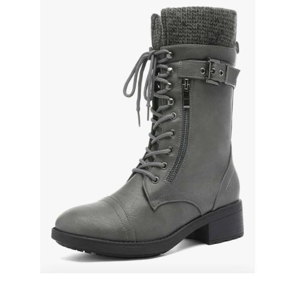 NWOB COMBAT WARM BOOTS WITH SECRET COMPARTMENTS AND ZIPPERS!